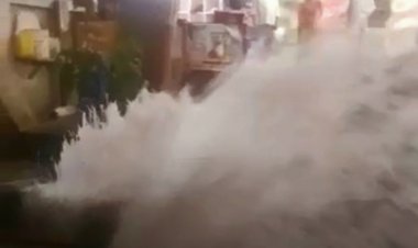 दहिसर में CC रोड के काम के दौरान पानी की पाइप लाइन फूटी