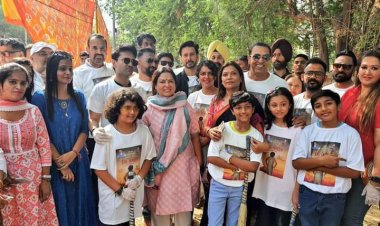 केंद्रीय मंत्री मीनाक्षी लेखी ने स्वच्छता अभियान  के साथ फ़िल्म " बाल नरेन " का पोस्टर किया लांच 