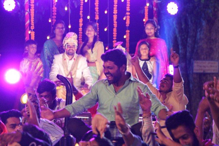 प्रेक्षकांना बेफाम नाचवायला लावणार 'सोसना वेटिंग’ : 'समरेणू'तील नवीन गाणे झळकले 