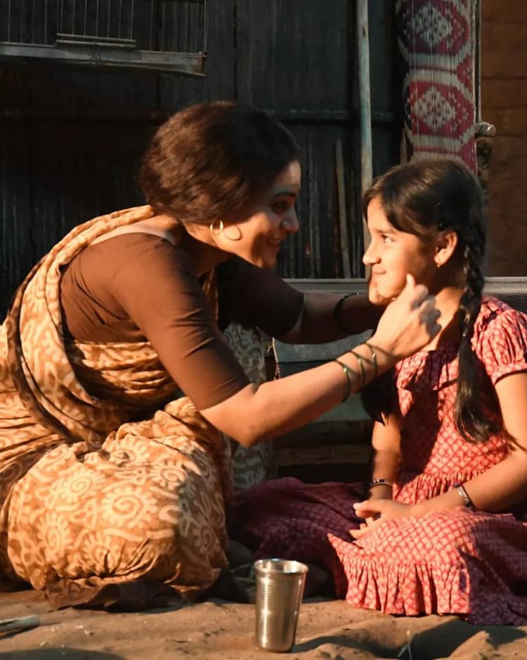 तुझेच मी गीत गात आहेच्या निमित्ताने उर्मिला कोठारेला सेटवर भेटली चिमुकली मैत्रीण