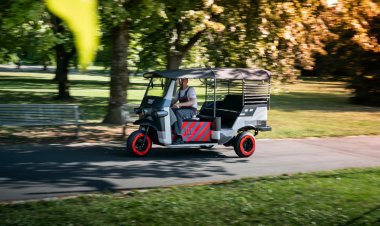 ऑडी ई-ट्रॉन बैटरी मॉड्युल्स की शक्ति ने भारत में रिक्शा का विद्युतीकरण किया