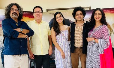 वडील-मुलीच्या नात्याची हृदयस्पर्शी कहाणी ‘डियर मॉली’