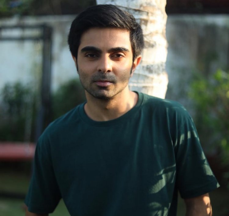 इंटरनेट पर धमाल मचा चुके आकाशदीप अरोड़ा अब नजर आएंगे बोमन ईरानी के साथ हॉटस्टार स्पेशल्स शो ‘मासूम’ में !