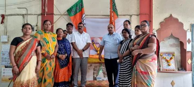 डॉ. श्यामाप्रसाद मुखर्जी स्मृती दिन निमित्त कांदिवली में पूर्व नगरसेवक कमलेश यादव द्वारा 'बलिदान  दिवस' का आयोजन 