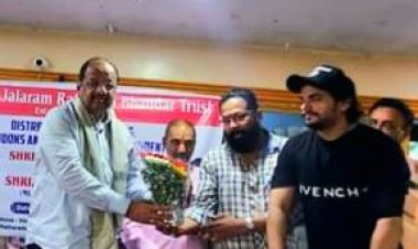 संस्था राम रोटी द्वारा आयोजित नोटबुक व यूनिफॉर्म वितरण कार्यक्रम में पहुंचे सांसद श्री गोपाल शेट्टी....