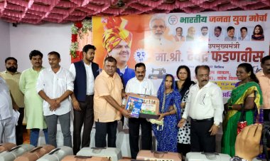 जनसरोकार दिवस के रूप में मनाया गया देवेंद्र फडणवीस का 52 वां जन्मदिन