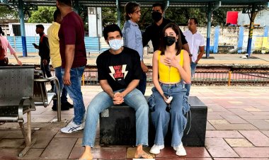 विजय देवरकोंडा और अनन्या पांडे की ट्रेन सफारी...