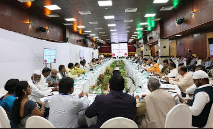 यात्री सुविधाओं पर म.रे. का फोकस : जीएम ने ली जेडआर यूसीसी सदस्यों की बैठक