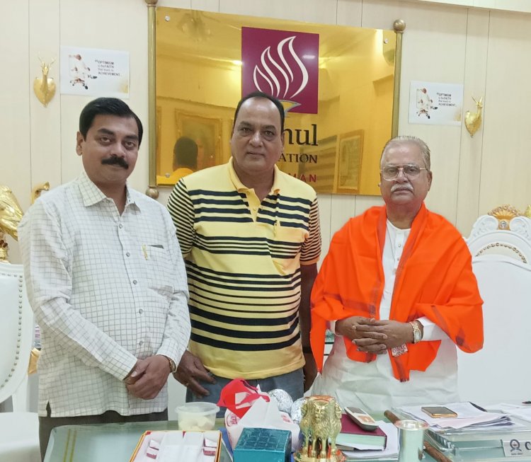 गुरु पूर्णिमा पर्व पर शिक्षण महर्षि पंडित लल्लन तिवारी का सम्मान 