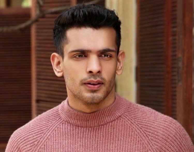 Actor Samer Singh Dawar did 15 films as a background dancer !