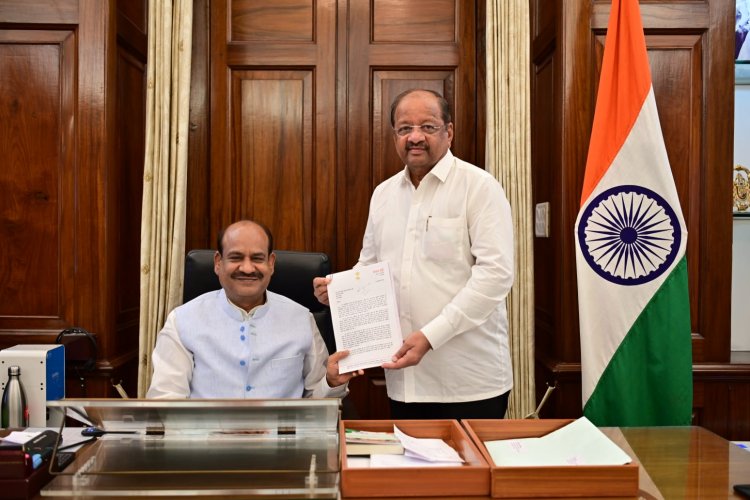 सांसद श्री गोपाल शेट्टी ने लोकसभा अध्यक्ष श्री ओम बिड़ला जी को दिया निवेदन