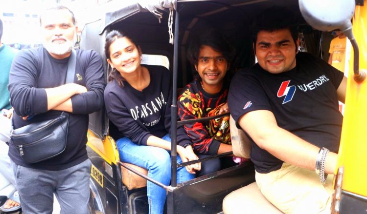 'टाइमपास ३’ टीमने धरला रिक्षाचालकांसोबत ठेका ....