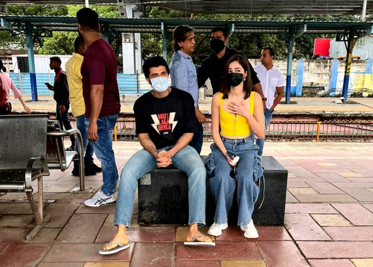 विजय देवरकोंडा और अनन्या पांडे की ट्रेन सफारी...