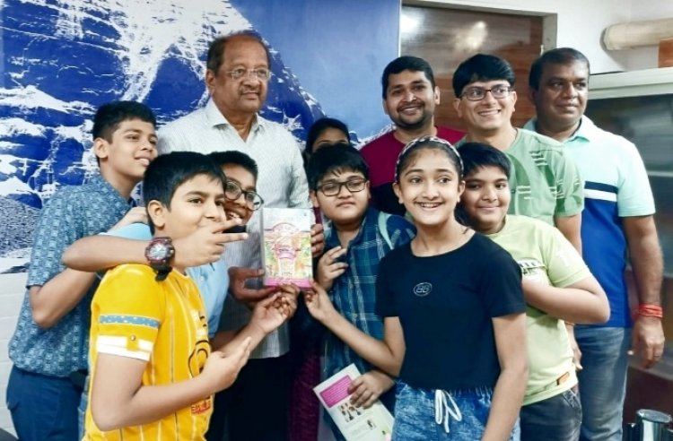 नन्हें लेखकों ने लिख डाली किताब : सांसद श्री गोपाल शेट्टी हुए गदगद