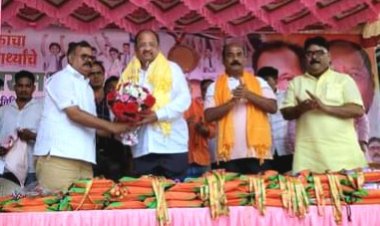 कांदिवली में मेधावी छात्रों के  सत्कार समारोह में पहुंचे सांसद श्री गोपाल शेट्टी ....