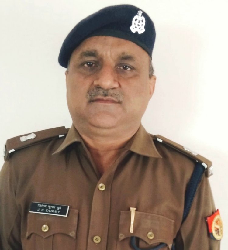 कविता :  कैसे मन भर मैं श्रृंगार करूँ...