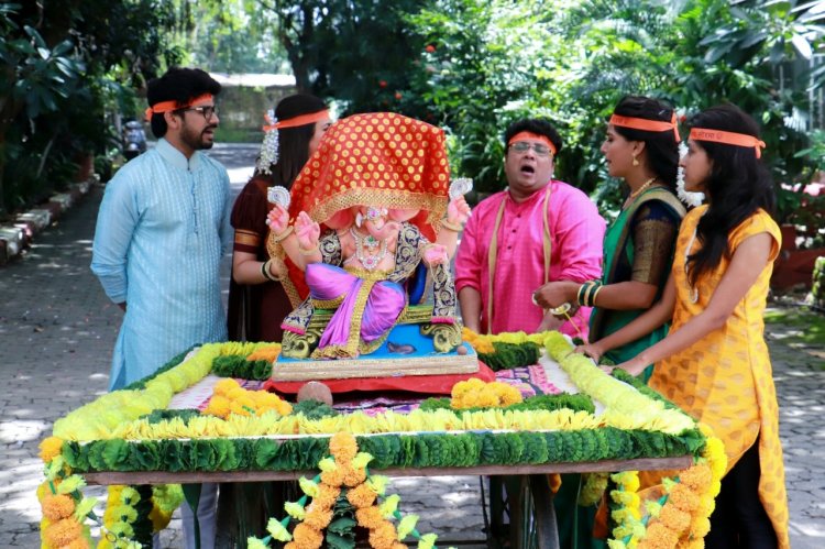 स्टार प्रवाहवरील ‘ठिपक्यांची रांगोळी’ मालिकेत बाप्पाचं थाटात होणार आगमन...