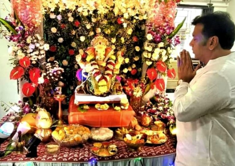 GANESHOTSAV : मुंबई कांग्रेस के ट्रेजरर श्री भूषण पाटिल के घर श्री गणेश जी की दिव्य मूर्ति की स्थापना