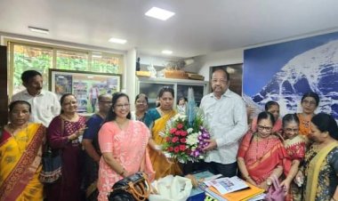 महिला आधार भवन नारी शक्ति के सुपुर्द करवानेवाले सांसद श्री गोपाल शेट्टी का सैकड़ों महिलाओं ने माना आभार, किया सम्मानित ...