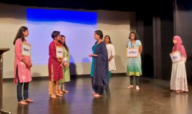 मिठीबाई महाविद्यालय में छात्रों द्वारा काव्यपाठ और नाटक का मंचन  