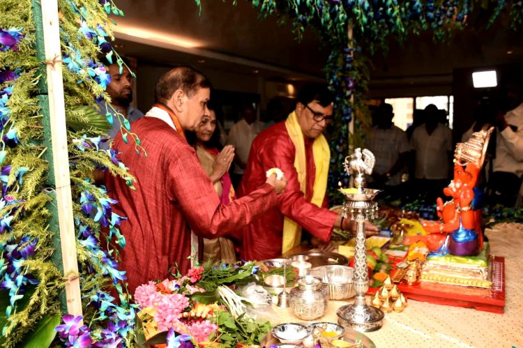 भाजपा उपाध्यक्ष  कृपाशंकर सिंह के निवास पर दिव्य गणेशमूर्ति की स्थापना