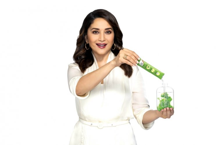 GODREJ MAGIC ने हँडवॉशच्या नवीन टीव्हीसीसाठी ब्रँड अम्बेसेडर  म्हणून केली माधुरी दीक्षितची निवड
