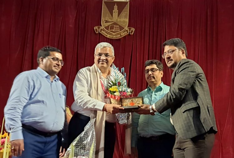 मुंबई विश्वविद्यालय के नवनियुक्त उप कुलपति का राहुल एजुकेशन ने किया सम्मान