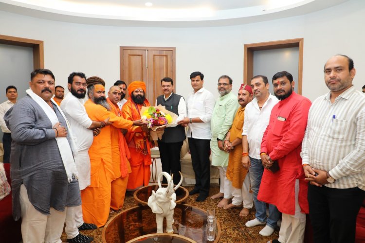 हनुमानगढ़ी ,अयोध्या के प्रमुख महंत ने की देवेंद्र फडणवीस से मुलाकात