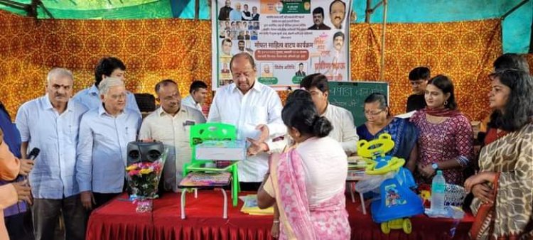 सांसद श्री गोपाल शेट्टी ने आदिवासी बस्ती के छात्रों में शैक्षणिक सामग्रीयों का किया वितरण