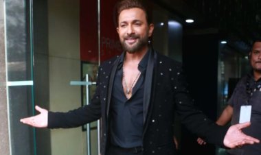 Terence Lewis & Vishal Mishra were spotted on the sets of Jhalak Dikhhla Jaa for the promotion of their new romantic song "Aao Naa"