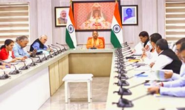 मुख्यमंत्री योगी श्री आदित्यनाथ ने डेंगू एवं कोविड-19 के प्रसार की रोकथाम के प्रयासों को और तेज करने के लिए की बैठक