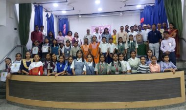 हिंदी हाईस्कूल घाटकोपर में कविता पाठ प्रतियोगिता का आयोजन