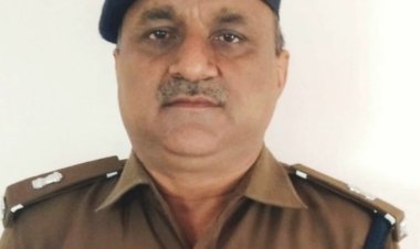 कविता : जी साहब....