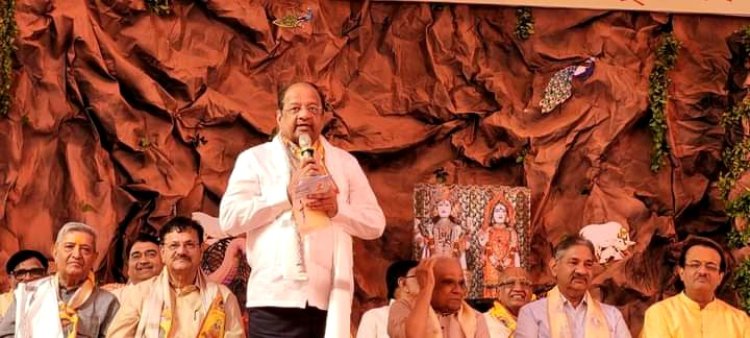 सांसद श्री गोपाल शेट्टी ने श्रीमद्भागवत कथा सप्ताह का दीप प्रज्वजित कर उद्घाटन किया