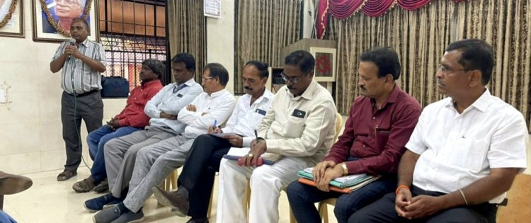 सर्वेलेंस कर्मचारी वेतन श्रेणी सुधार हेतु पहुंचे एम एम यू मुख्यालय !