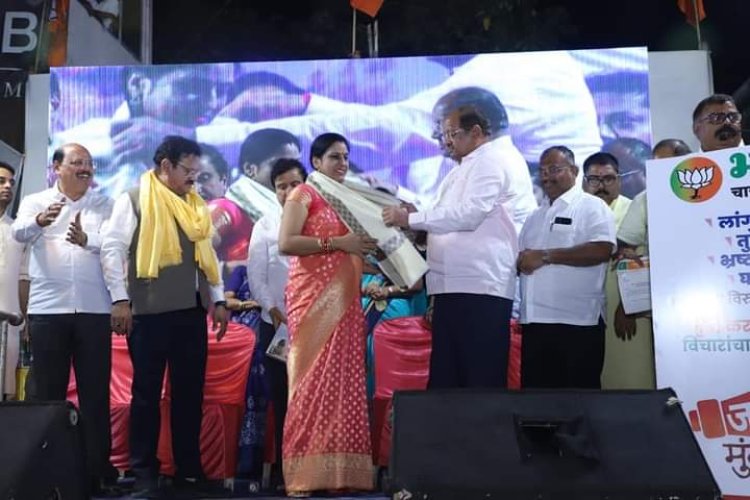 वार्ड क्रमांक 31 की महिला अध्यक्ष पद पर पारुल त्यागी की नियुक्ति : सांसद श्री गोपाल शेट्टी ने प्रदान किया नियुक्ति पत्र