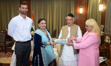 आर्मी वेलफेयर वुमन एसोसिएशन ने डॉ. मंजू लोढ़ा को राज्यपाल श्री भगत सिंह कोश्यारी के हाथों अवार्ड दिलाकर किया सम्मानित