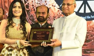 JIFFA : महामहिम राज्यपाल के हाथों प्रख्यात अभिनेत्री शिखा मल्होत्रा को मिला "सर्वश्रेष्ठ मानवीय अभिनेत्री अवॉर्ड"