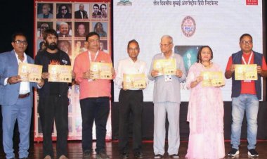 हिंदी हैं हम .... विश्व हिन्दी अकादमी के त्रिदिवसीय महोत्सव में हिंदी के भविष्य पर विद्वानों ने की चर्चा