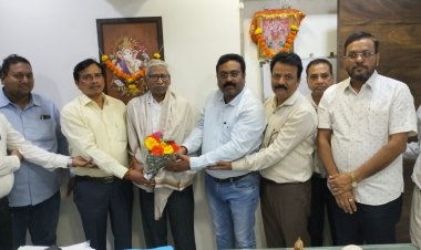 पूर्वांचल विकास परिवार द्वारा पूर्व सहायक आयकर आयुक्त जगपति यादव सम्मानित ...