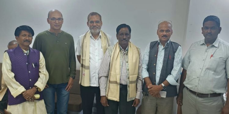 पालघर में काव्य सृजन द्वारा साहित्यिक परिचर्चा एवं काव्य गोष्ठी का आयोजन 