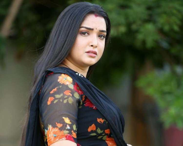 आम्रपाली दुबे को प्रेग्नेंट दर्शाते वायरल फोटो का हम बताते हैं असली राज !