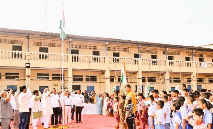 मानव विकास विद्यालय में गणतंत्र दिवस पर हुआ ध्वजारोहण 