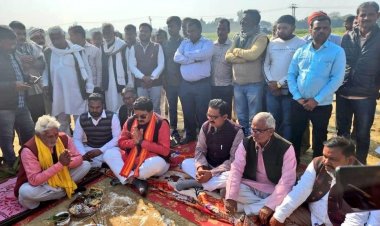 जौनपुर के हिम्मतपुर में पंचायत भवन के निर्माण हेतु विधायक ने किया भूमिपूजन