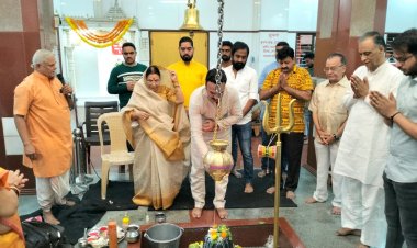 HAR HAR MAHADEV  महाशिवरात्रि पर काशी विश्वनाथ मंदिर में उमड़ा शिव भक्तों का सैलाब