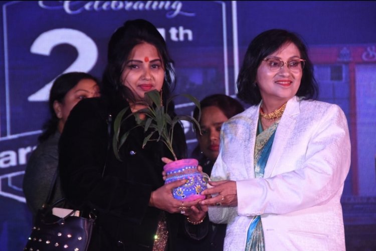 स्कॉलर्स अबोड स्कूल के वार्षिकोत्सव में डा. नम्रता आनंद हुईं सम्मानित