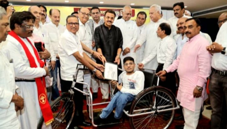 मुंबई के प्रथम उत्तर भारतीय महापौर रहे आर.आर. सिंह की प्रथम पुण्यतिथि पर श्रद्धांजलि दी गई 