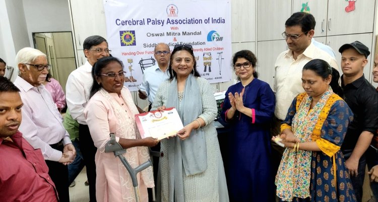 ओसवाल मित्र मंडल के सामाजिक कार्यों की डॉ. मंजू लोढ़ा ने की सराहना 