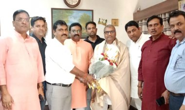 पूर्वांचल विकास परिवार ने किया यूपी के पूर्व मंत्री ललई यादव को सम्मानित