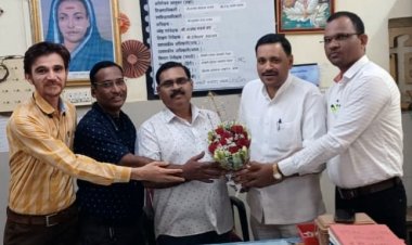 मुख्याध्यापक पदोन्नति पर धनाजी जाधव का सत्कार